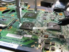 A&D Serwis naprawa laptopów Fujitsu Siemens, kontrola w postaci endoskopowej inspekcji BGA.